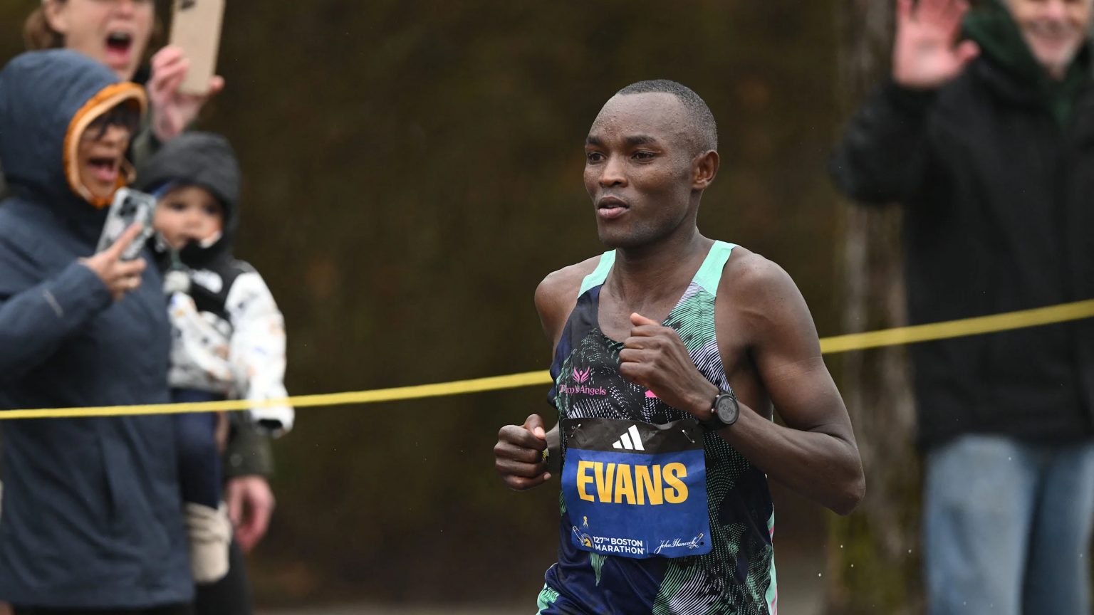 Evans Chebet repite como campeón del Maratón de Boston 2023. Marathon.TV